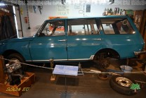 Die teilweise zerlegte Wartburg-Karosserie zeigt die Technik unter dem Blech. (Bild: Natalia Siedler)