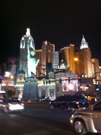 Las Vegas by night (Bild: Arno Wietschorke)